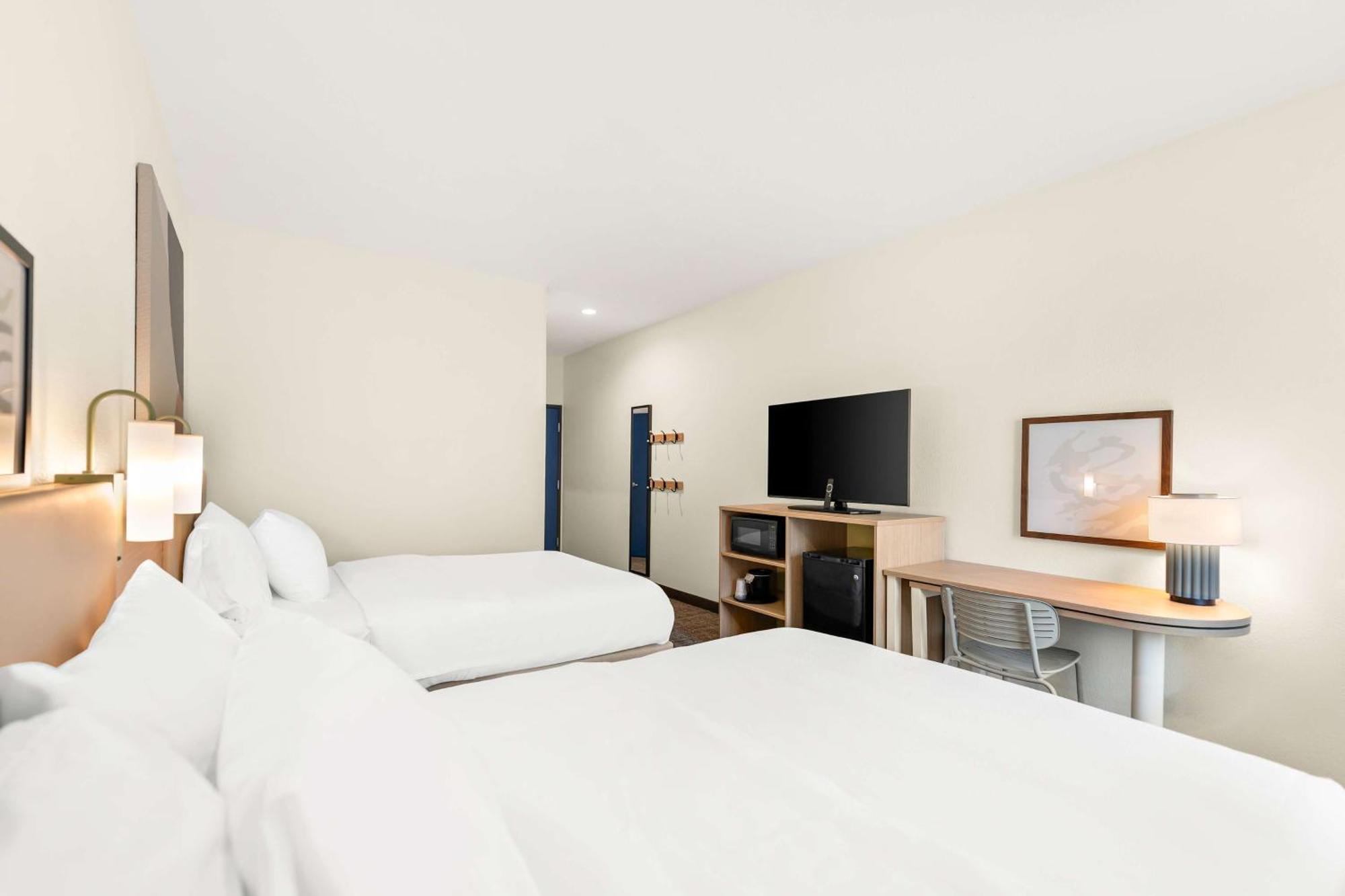 Spark By Hilton Mansfield Luaran gambar