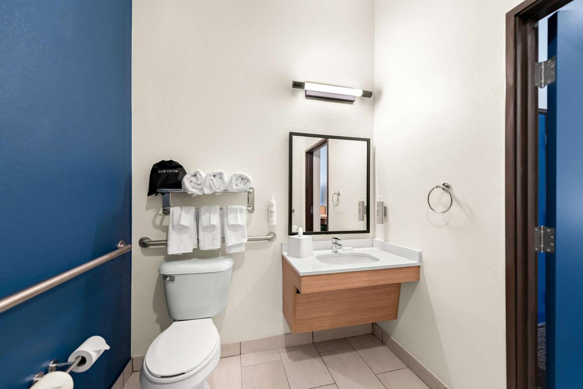 Spark By Hilton Mansfield Luaran gambar