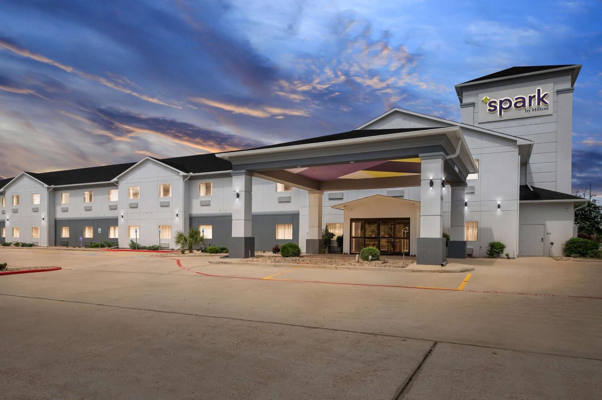 Spark By Hilton Mansfield Luaran gambar